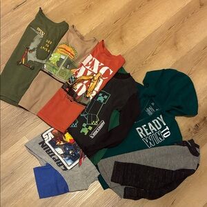 💗Boys Kids Graphic Tees size5 Assorted Pack 7 pieces hoodie size6